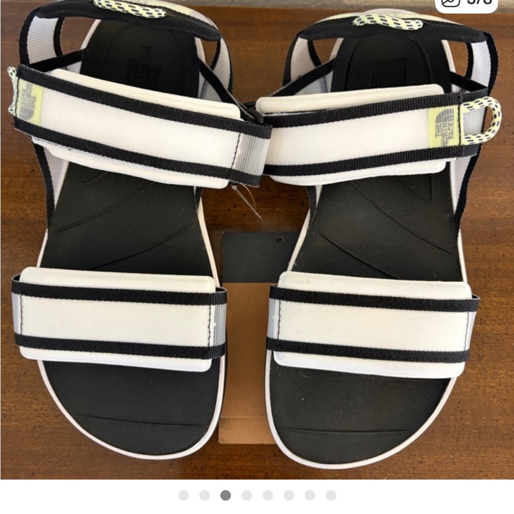 The North Face Skeena Sport Sandal White & Green 6 NWT